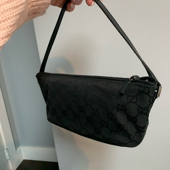 ❌SOLD❌Authentic and vintage small Gucci zip top Pochette accessory small bag - Picture 9 of 17